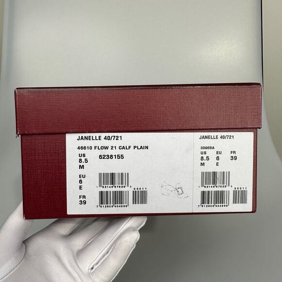 NIB Bally buckled leather pumps Size 8.5 - Picture 14 of 14